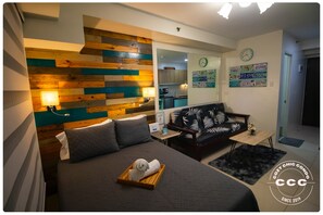 Studio, 1 lit double et 1 canapé-lit, non-fumeurs, vue ville | Bureau, chambres insonorisées, draps fournis