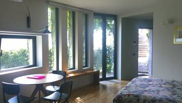 1 chambre, fer et planche Ă repasser, Wi-Fi gratuit, draps fournis