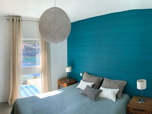 3 bedrooms, desk, iron/ironing board, free WiFi - Collioure 4* - 75m2 +terrace +garage - sleeps 6 - direct beach access (Collioure)