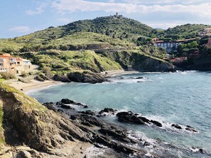 On the beach - Collioure 4* - 75m2 +terrace +garage - sleeps 6 - direct beach access (Collioure)