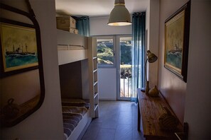 3 chambres, bureau, fer et planche à repasser, Wi-Fi gratuit