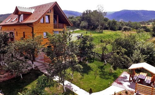 • VILLA ZOLLO • holiday cottage at the Carpathian foothills in Transylvania
