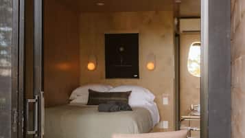 Escriptori, wifi gratuïta i roba de llit