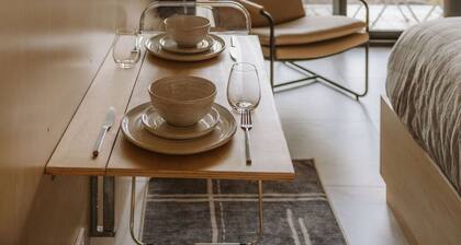 Aux Box Muskoka- Modern bunkie with Hot Tub