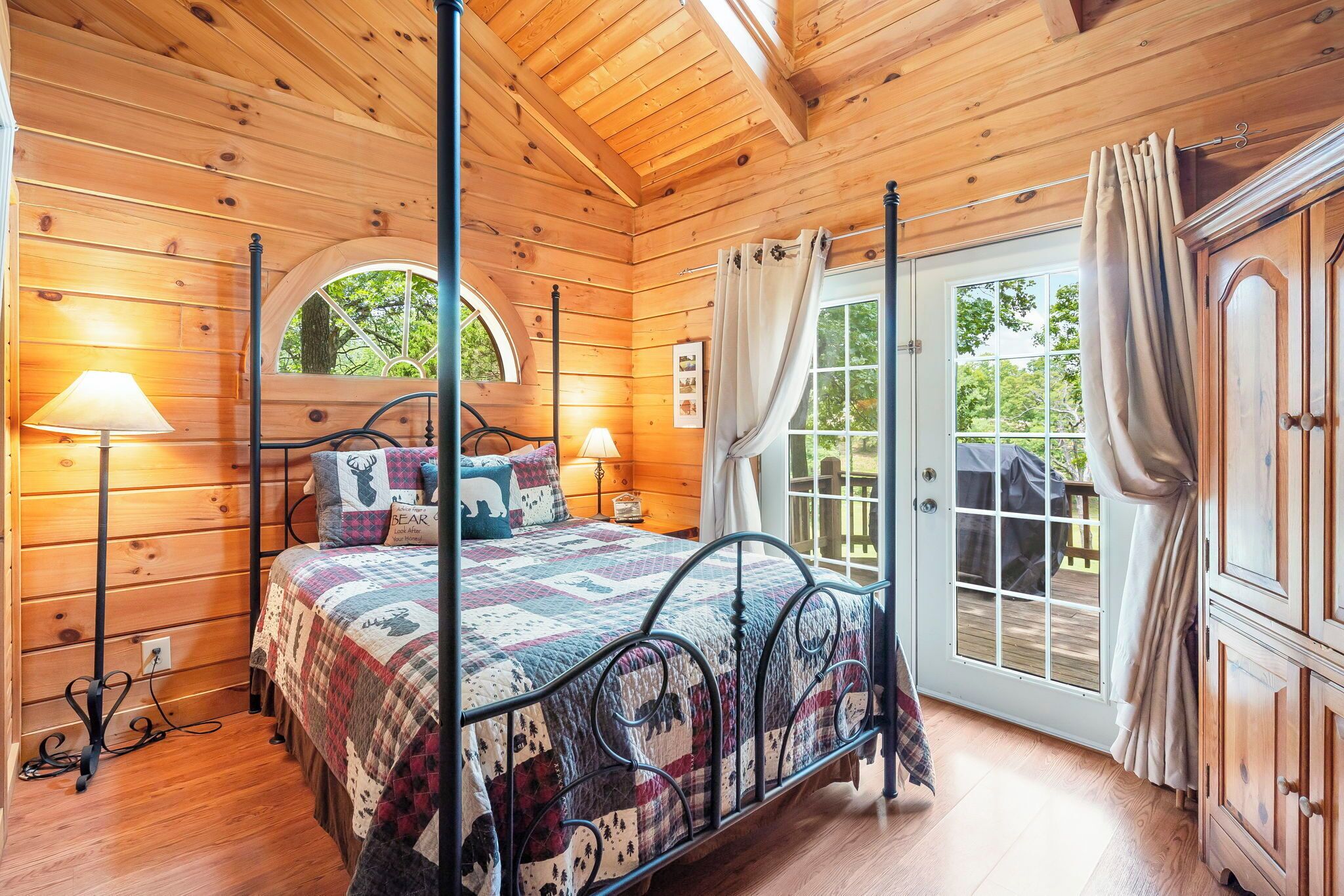 3 bedrooms, iron/ironing board, travel crib, free WiFi