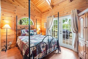 3 chambres, fer et planche à repasser, lit parapluie, Wi-Fi gratuit