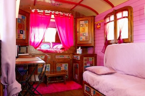 1 chambre, fer et planche à repasser, Wi-Fi, draps fournis