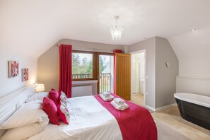 4 bedrooms, iron/ironing board, free WiFi, bed sheets - Lord Galloway 31 With Hot Tub, Newton Stewart (Newton Stewart)