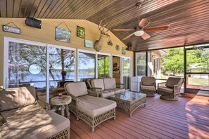 Terrace/patio - Lakefront Nature Escape! Cabin in Keystone Heights (Keystone Heights)