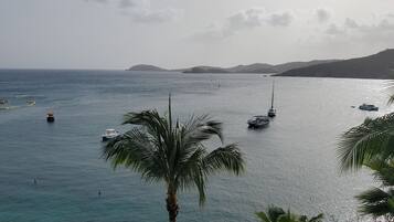 海灘、躺椅、沙灘巾