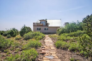 Exterior - Stunning Canyon-Rim Retreat on the Dolores River in beautiful SW Colorado. (Dove Creek)