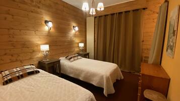 3 bedrooms, iron/ironing board, WiFi