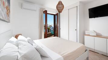 5 habitaciones, tabla de planchar con plancha y cuna de viaje