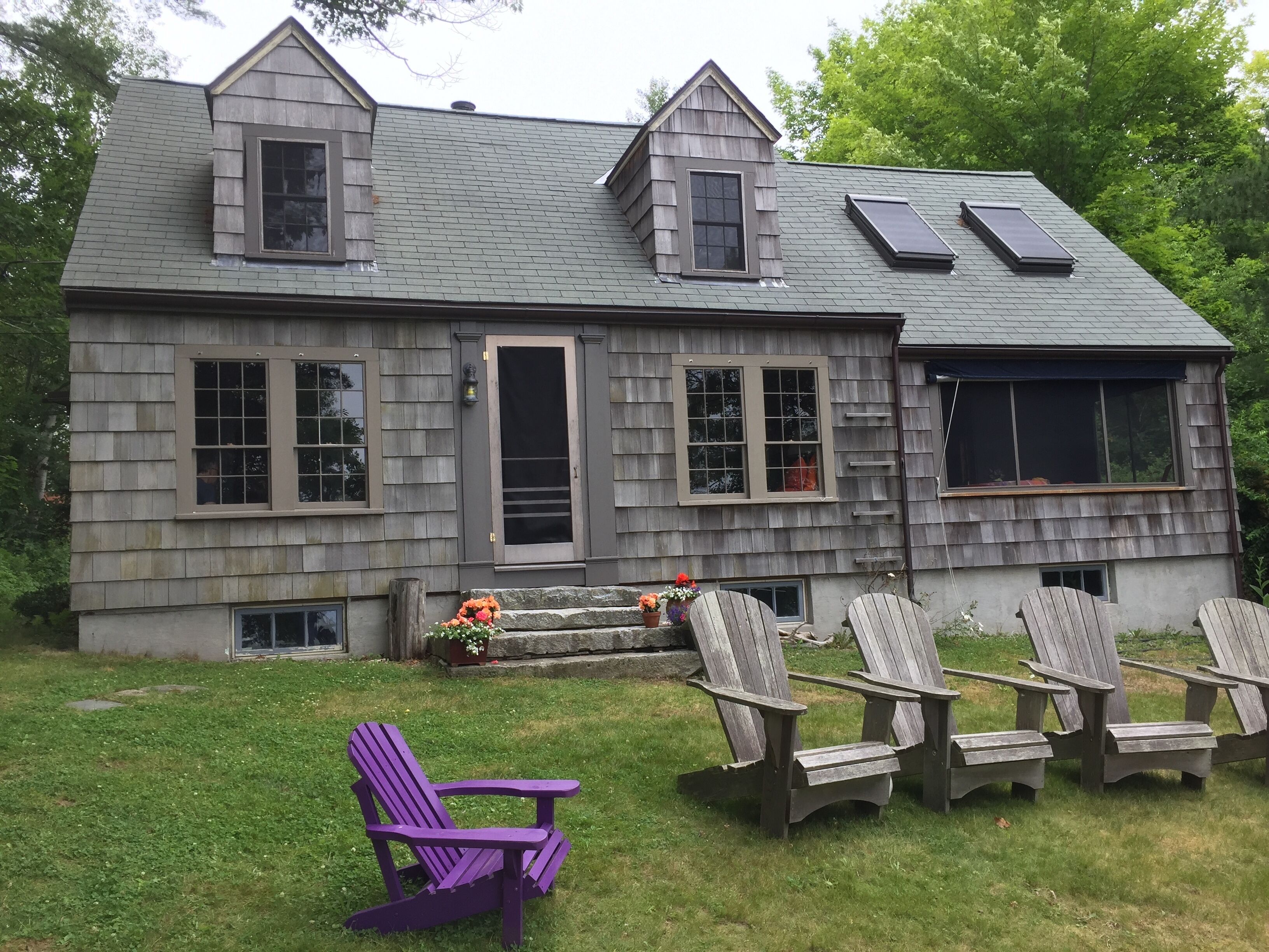 Classic Harborfront Cottage for 6