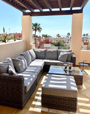 TV, DVD player - 117 - Penthouse with Pool (Estepona)