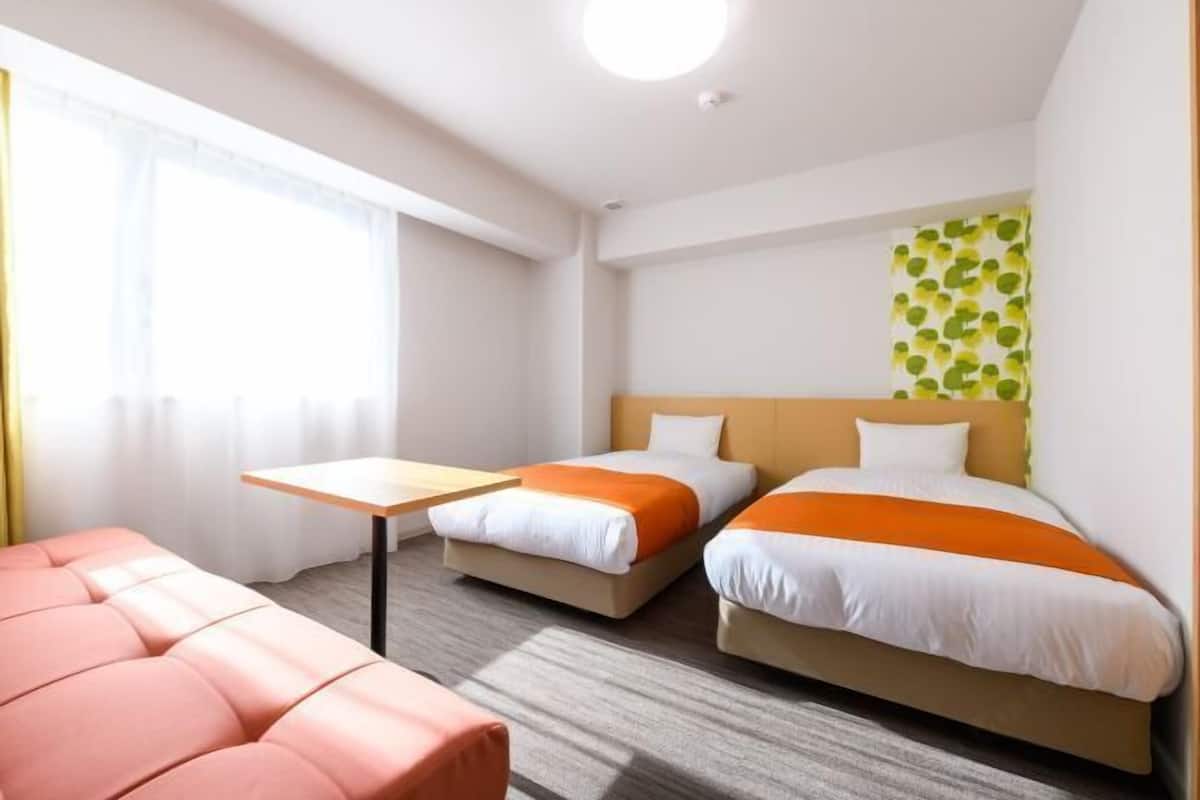Premium bedding, desk, blackout curtains, soundproofing