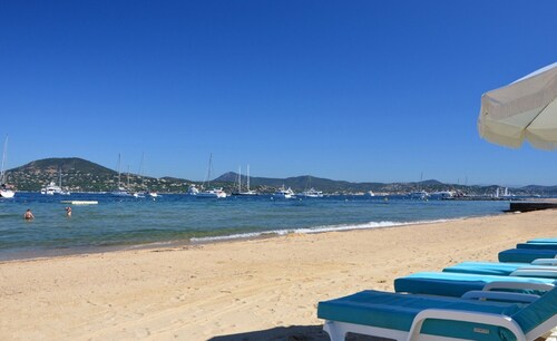 Beautiful apartment in residence with swimming pool