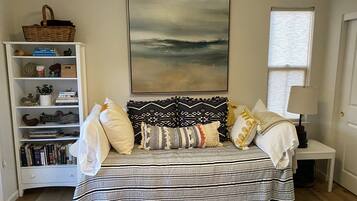 3 slaapkamers, een strijkplank/strijkijzer, wifi, beddengoed