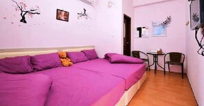 Comfort Quadruple Room, 2 Double Beds, Mountain View | Laptop workspace, soundproofing, free WiFi, bed sheets - Taitung Fulu Homestay (Beinan)