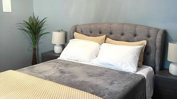 2 bedrooms, iron/ironing board, free WiFi, bed sheets