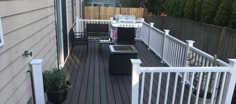 Comfortable Home Minutes Away From SeaTac Airport. Good for Cruise customers