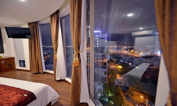 Minibar, desk, free WiFi - Tram Anh Hotel (Da Nang)