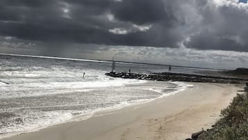 Beach nearby, beach towels