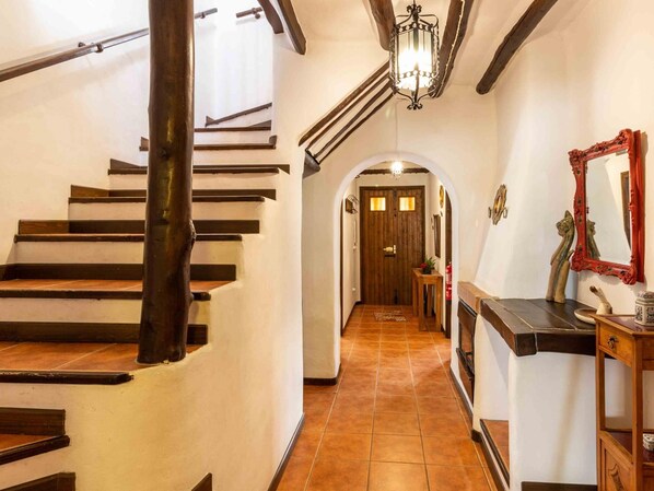 Interior - Magnificent country house with pool, garden (Santa Cruz del Comercio)