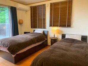 4 habitaciones, tabla de planchar con plancha y wifi gratis 