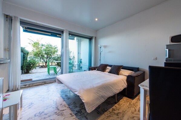 1 chambre, fer et planche à repasser, Wi-Fi gratuit, draps fournis