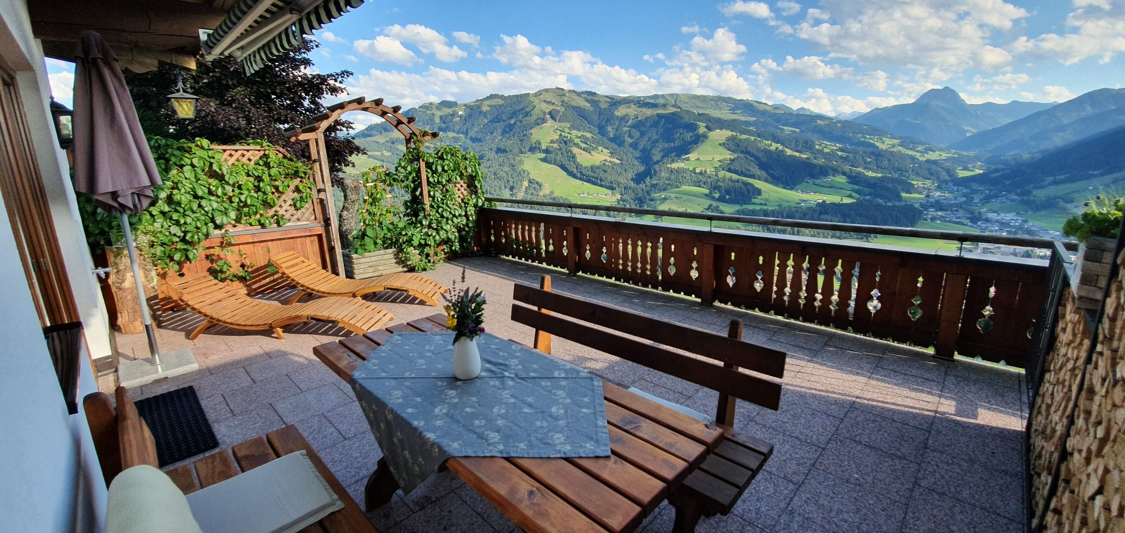 Apartment, 2 Schlafzimmer, Terrasse, Bergblick (Hahnenkamm) | Terrasse/Patio