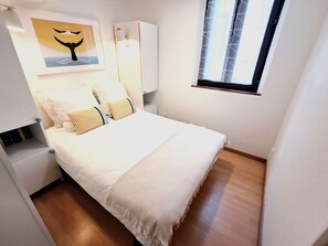 2 chambres, fer et planche à repasser, lit parapluie, Wi-Fi gratuit
