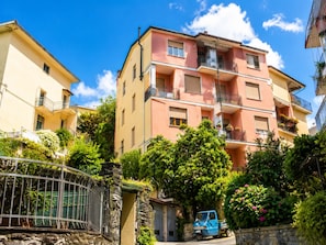 Exterior - Manu Apartment Few Steps from the Beach Spacious with Two Balconies Cinque Terre (Monterosso al Mare)
