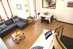 TV - Manu Apartment Few Steps from the Beach Spacious with Two Balconies Cinque Terre (Monterosso al Mare)