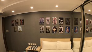 Basic Triple Room | WiFi (free), bed sheets - The House Baguio (Hong Kong)
