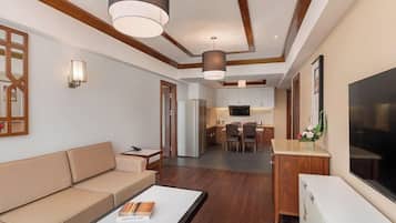 Two Bedrooms with Lake View | In-room safe, individually decorated, individually furnished, desk