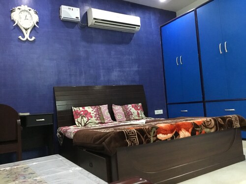 Flower 1Bedroom Sector15A Faridabad_NearMetro
