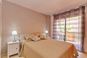 2 bedrooms, in-room safe, iron/ironing board, free WiFi - TORRE QUIMETA B3 SALATA (Rosas / Roses)