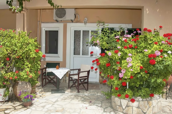 STUDIO B: Ca. 32 qm, für max. 2 Personen im Erdgeschoss. Terrasse