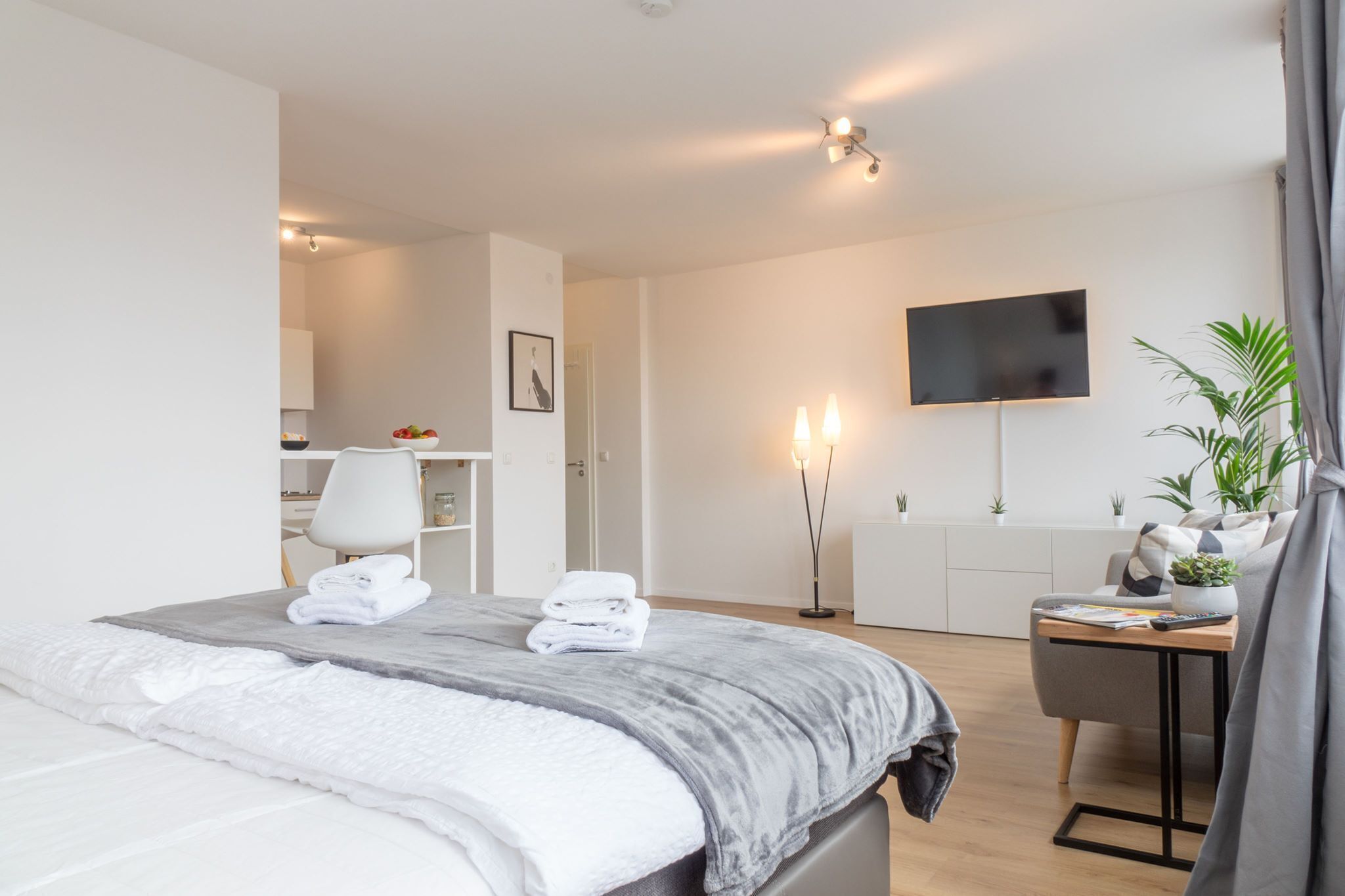 1 bedroom, in-room safe, desk, iron/ironing board