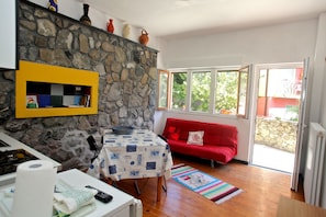 Living area - Few steps from the beach (Cinque Terre ,Monterosso). (Monterosso al Mare)