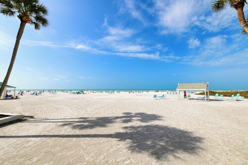 Island House Beach Resort - Villa 19