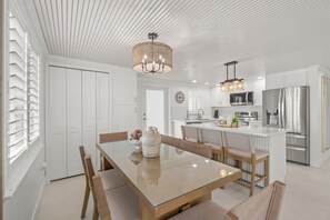 Dining - Island House Beach Resort V19 (Siesta Key)