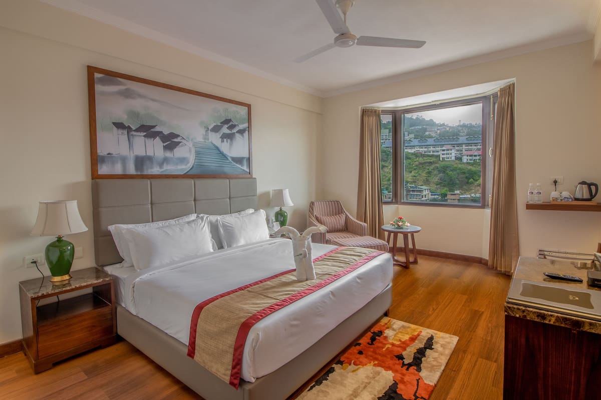 Valley View Room | Interior
