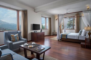 Luxury Suite | Premium bedding, memory foam beds, in-room safe, blackout drapes