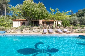 Outdoor pool - Old Mas In Olive Grove With Large Swimming Pool And Panoramic Views (Flayosc)