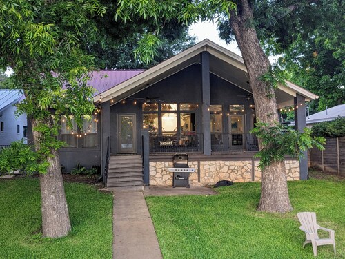 LBJ Open Water Home w/ 2-level Dock & Rope Swing!