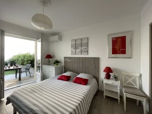 1 bedroom, iron/ironing board, free WiFi, bed sheets - Bright, air-conditioned studio with garden terrace, in the heart of Cannes (Cannes)