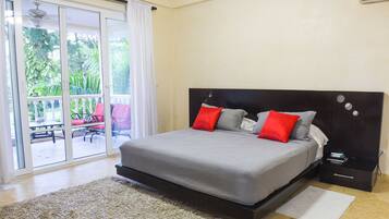 3 chambres, coffres-forts dans les chambres, fer et planche Ă repasser