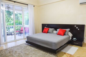 3 bedrooms, in-room safe, iron/ironing board, WiFi